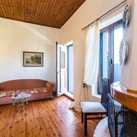 בית נופש Lefteris חאניה