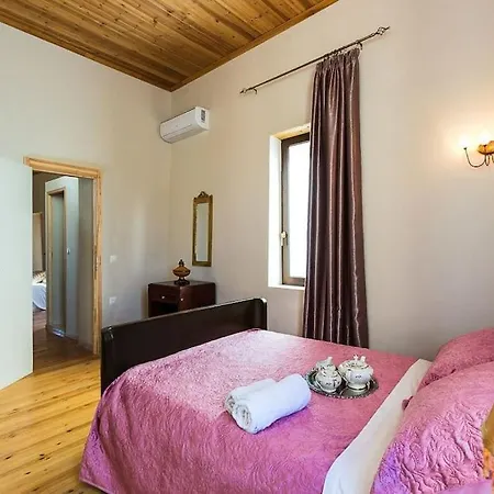 Lefteris بيت للعطل