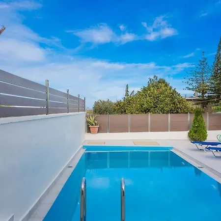 Lefteris بيت للعطل